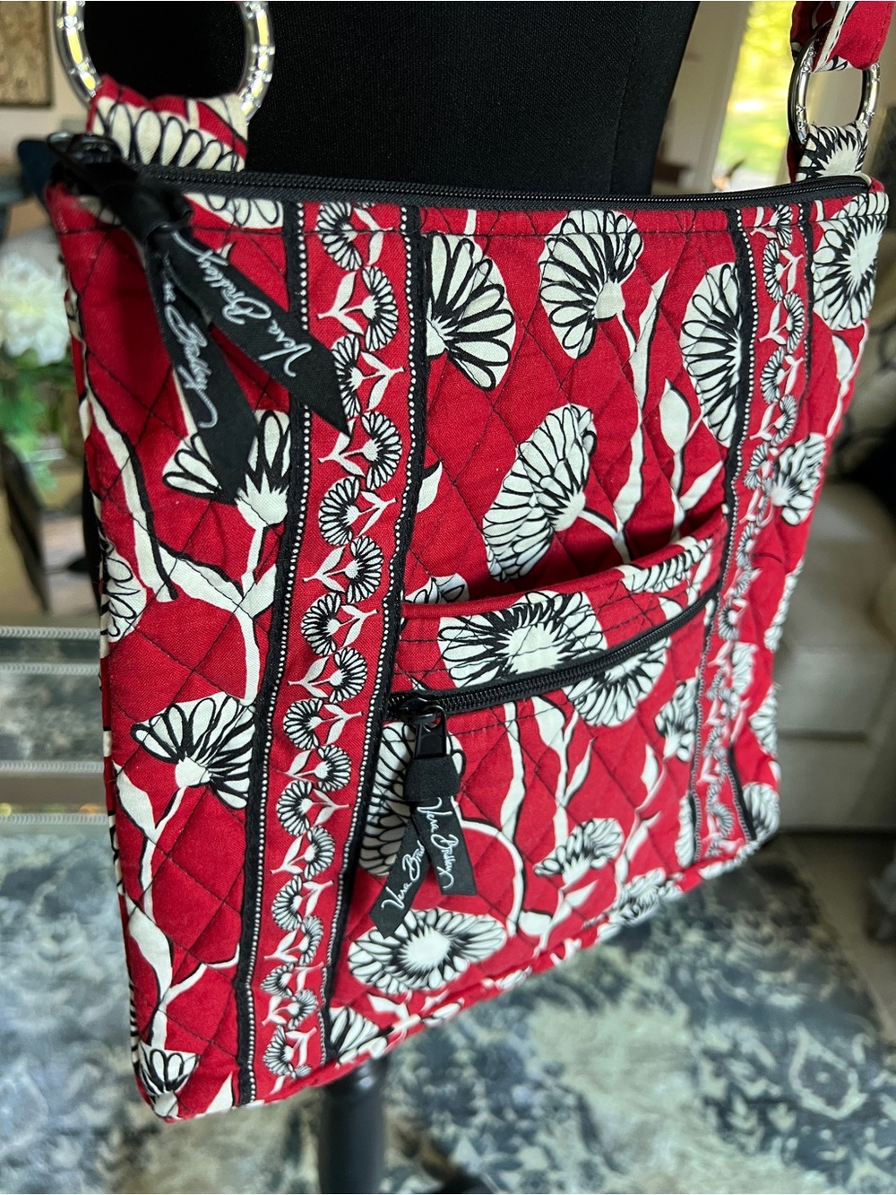 Vera Bradley Red and White Quilted Floral Crossbody Bag - Picture 11 of 11